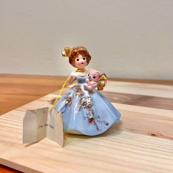 Vintage Josef Originals Special Occasions Series "The New Baby" Ceramic Figurine - Picture 10 of 10